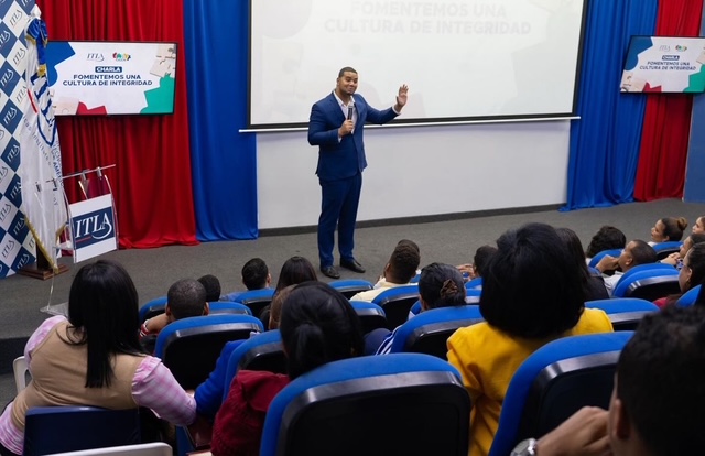 Comisión de Integridad Gubernamental del ITLA realiza charla sobre fomento de la cultura de integridad.