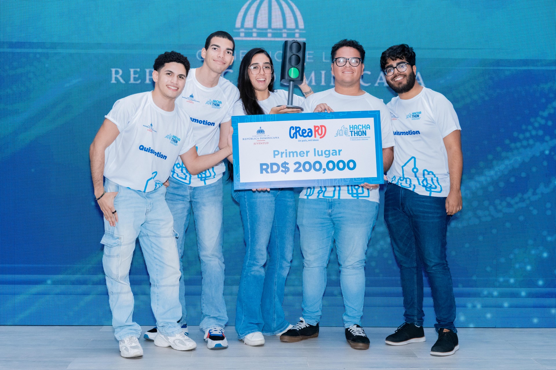 Jóvenes del ITLA presentan soluciones para el transporte: conquistan primer y segundo lugar en Hackathón de Ciudades Inteligentes y Movilidad Urbana