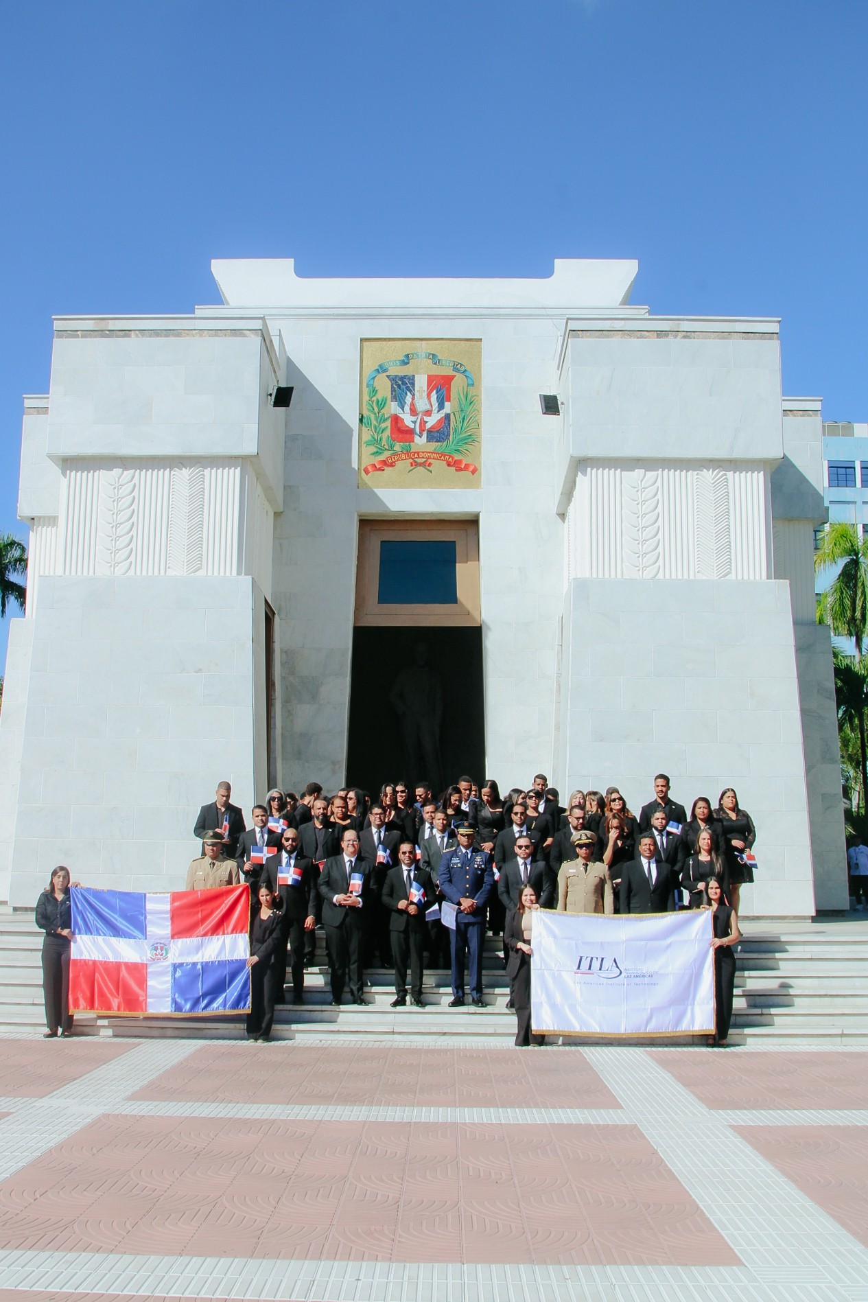 comicion de itla encabezada por el rector Jimmy Rosario Bernard