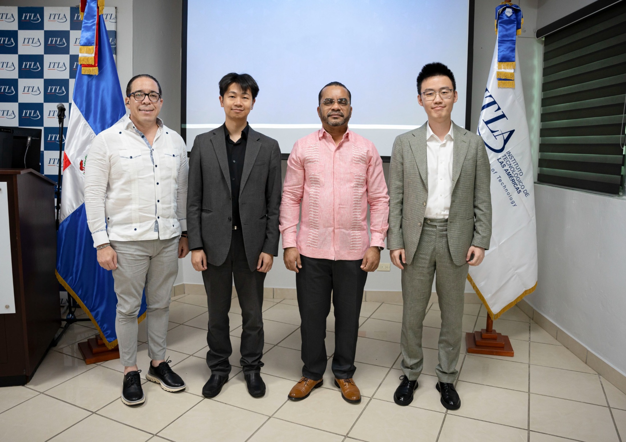 Rector del ITLA recibe delegación de Huawei Cloud y evalúa alianza estratégica en inteligencia artificial