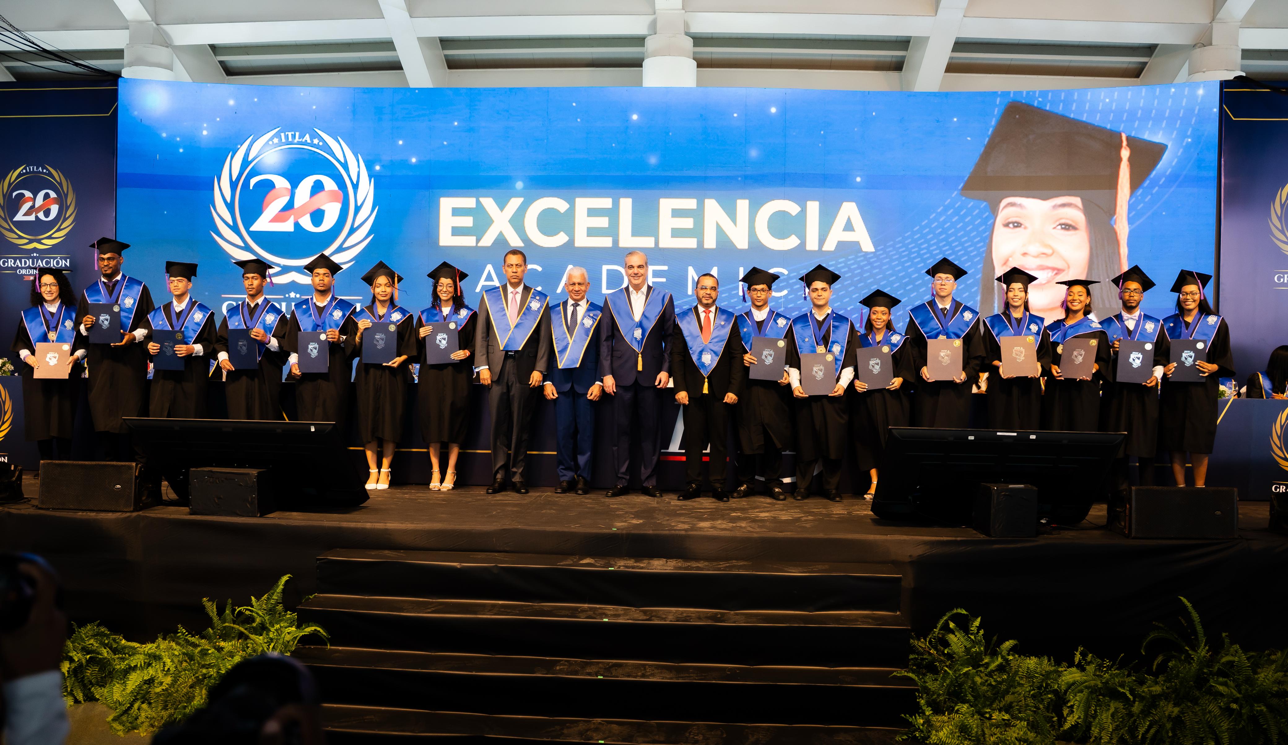 Presidente Abinader encabeza vigésima graduación ordinaria del ITLA, la más grande en la historia de la institución, con cifra récord de 642 nuevos profesionales tecnológicos
