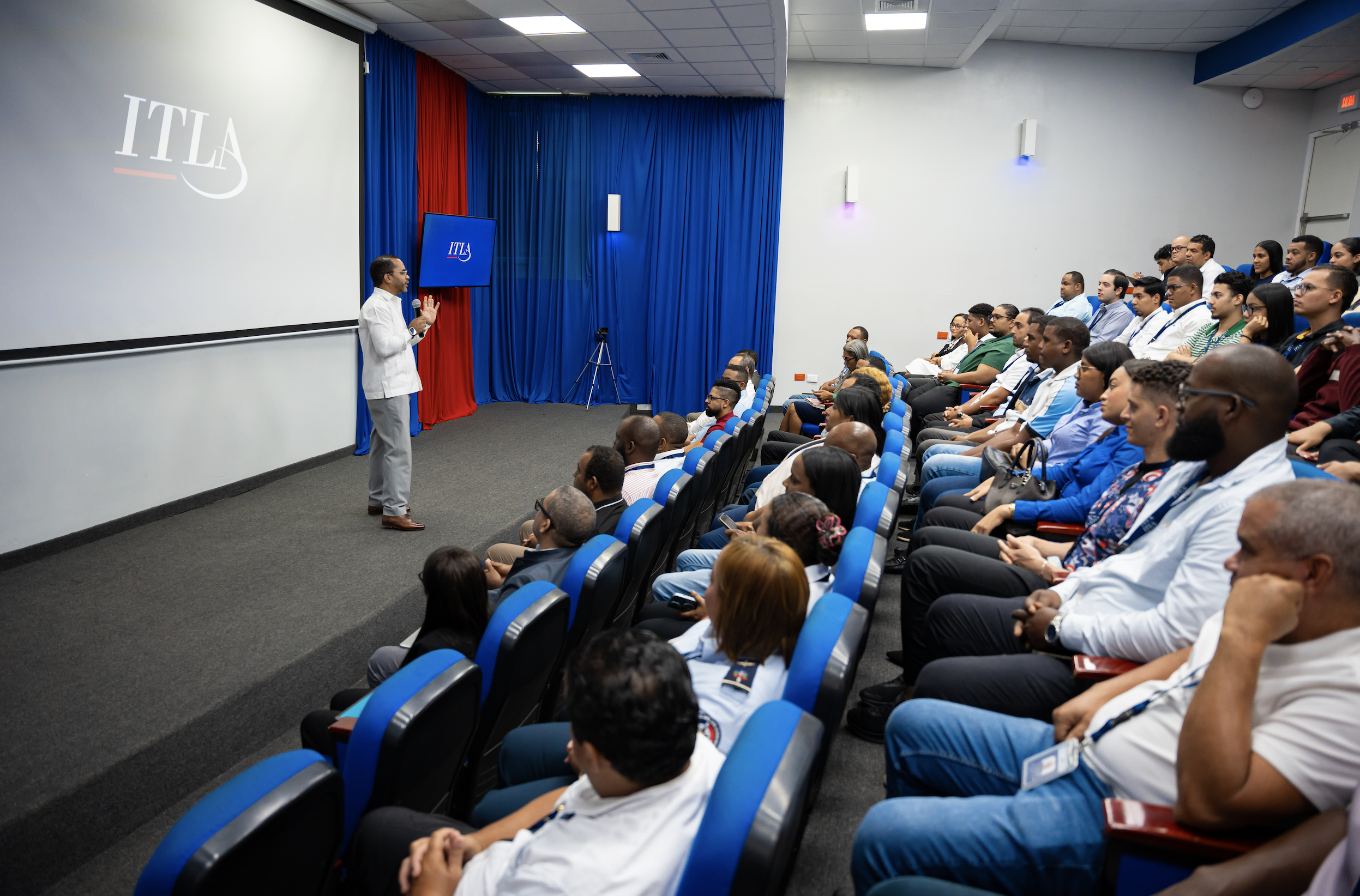 Rector del ITLA reafirma compromiso con la transparencia y el fortalecimiento institucional en encuentro con colaboradores 